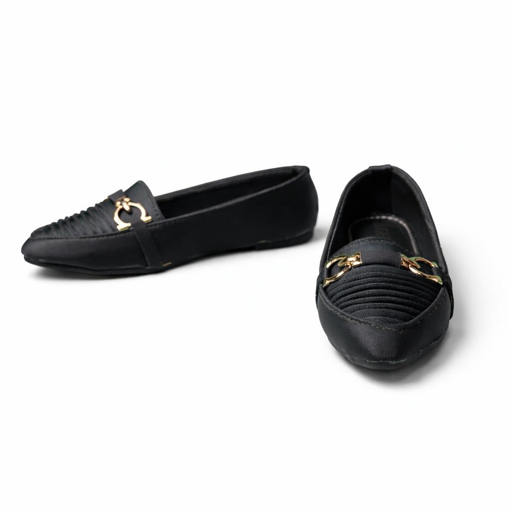 Choti Si Walk Classic Buckle Pumps for Girls – Elegant Flat Loafers with Metal Detail