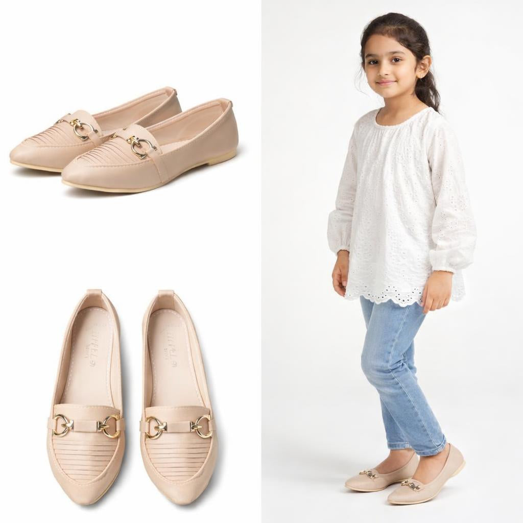Choti Si Walk Classic Buckle Pumps for Girls – Elegant Flat Loafers with Metal Detail
